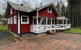 Maaseutumajoitus, Kukkasaari
